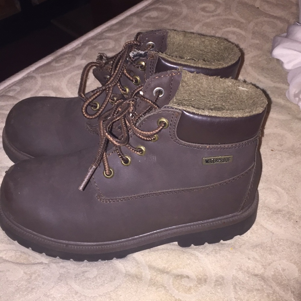 Boots - Picture 2 of 3